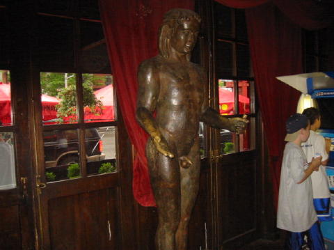 Memorial Day Weekend 2003 Manhatten Wax Museum 014